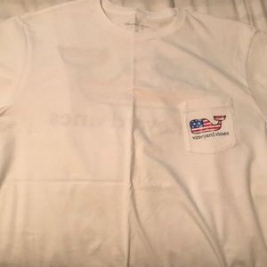 Vineyard vines t-shirt
